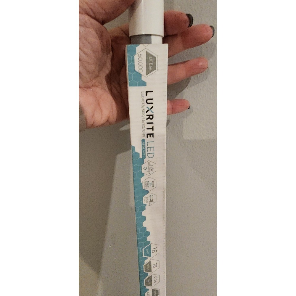 Luxrite 4FT T8 LED Tube Light Ballast 18W 5000K 2200 Lumen LR34183
